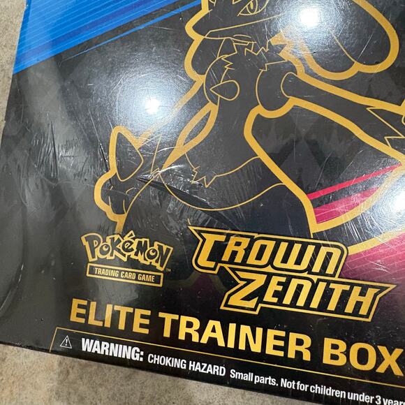 Pokemon - Crown Zenith - ETB Elite Trainer Box - New / Rip Seal - Picture 2 of 4